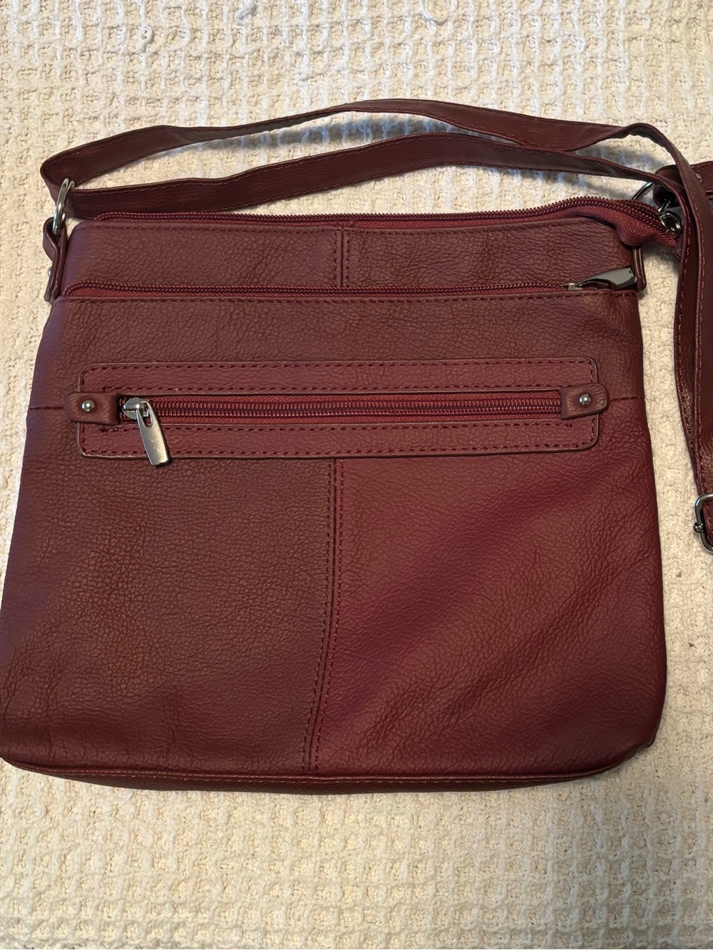 Women's Crossbody Leather Bag in Burgundy